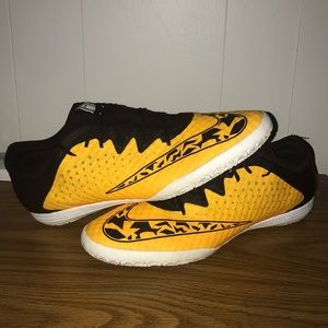 NIKE Indoor Elástico Soccer Cleats